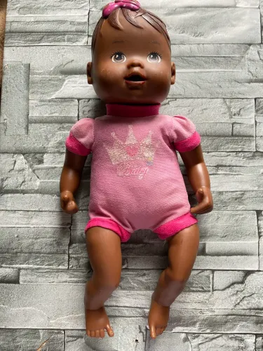 Bebe negrinha chupa dedo diver toys