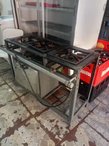 Fogão industrial 3 queimadores e forno