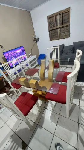 Mesa de vidro 1,20x1,20 + 6 cadeiras em PERFEITO estado