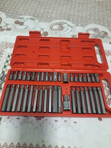 Vendo caixa com 40 pcs Bits nova nunca foi usada