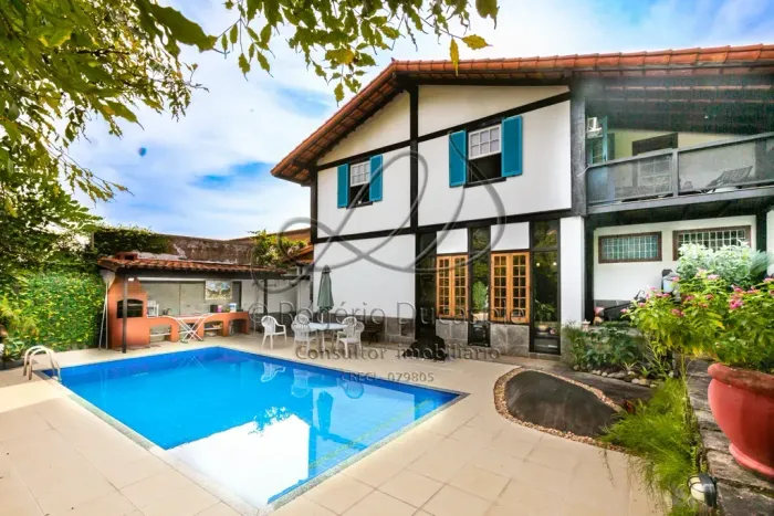 Condomínio fechado, casa para venda tem 401 m² com 4 quartos, piscina