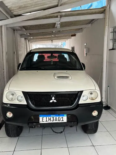 Mitsubishi L200 GL 2.5 4X4 CD Diesel 2011