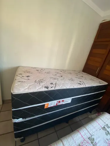 Duas camas novas