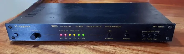 Redutor de Ruídos Cygnus NR-800 Preto
