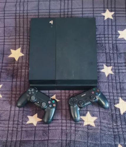 PLAY STATION 4