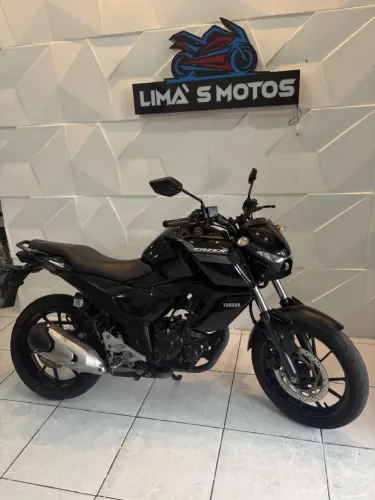 VENDO OU TROCO YAMAHA FZ15 150 2024 ( LIMAS MOTOS)