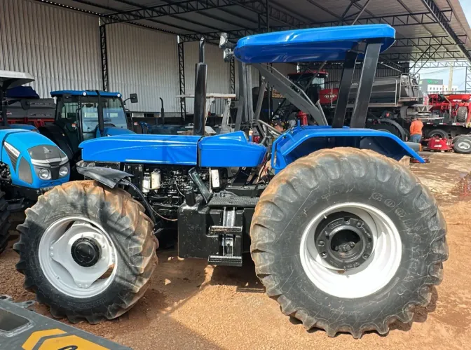 TRATOR NEW HOLLAND 7630