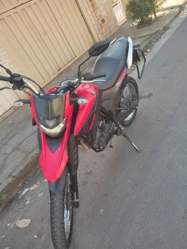 Motocicleta Lander 250