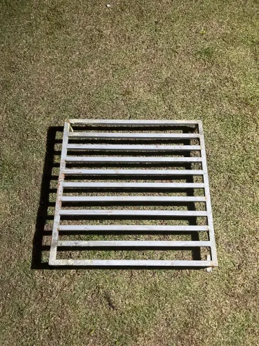 Grade Metálica de Ferro Usada