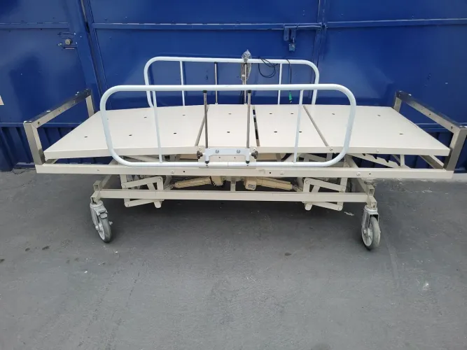 Cama hospitalar elétrica com elevação de altura