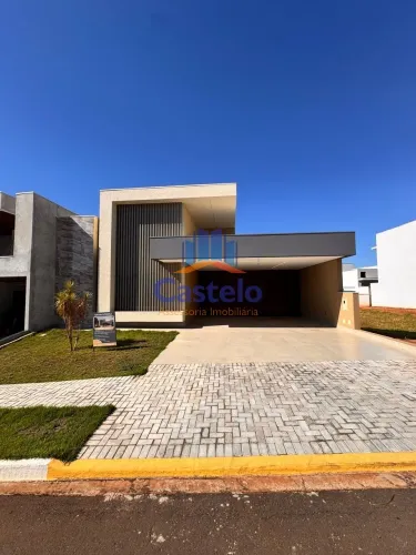 CASA RESIDENCIAL em UMUARAMA - PR, ZONA III