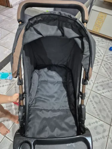 Vende-se esse carrinho,  pouco tempo de uso tá em perfeito estado. * 