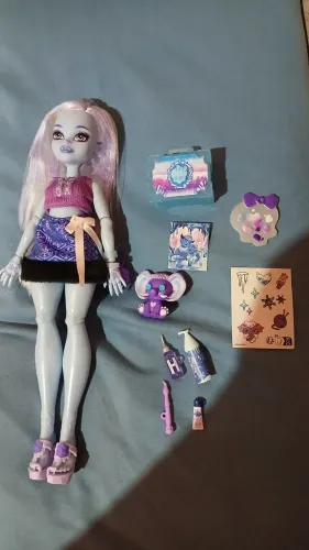 Monster High G3 - Abbey Bominable - Self Scare Secrets