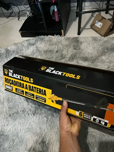 Roçadeira elétrica a bateria