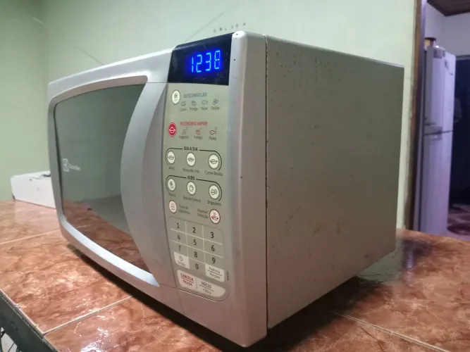 Vendo micro-ondas eletrolux 