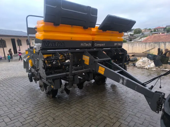 Plantadeira Valtra 6 linhas