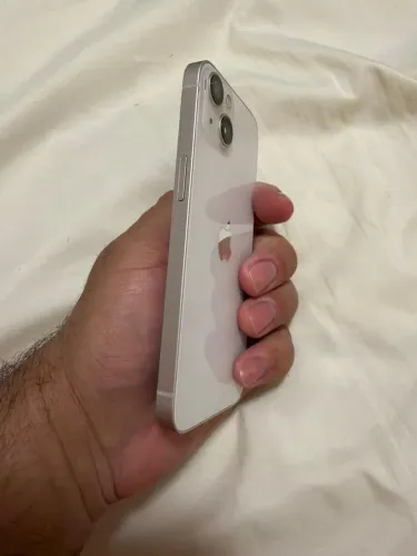 iPhone 13 128G branco.