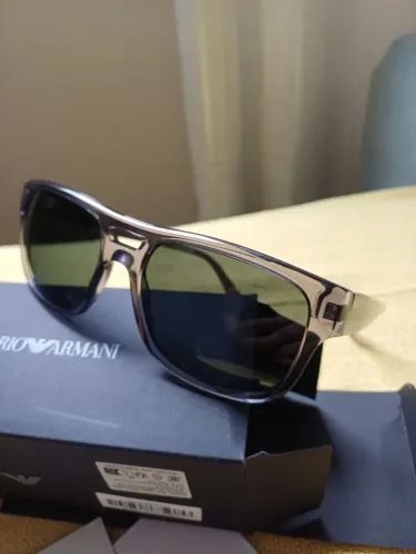 Óculos de sol Emporio Armani cinza, translúcido brilhante extremamente novo. Tam. 57