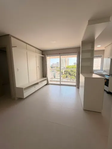VIEW CLUB, P. Negra. Semi mobiliado, 2 quartos, climatizado e 1 vg