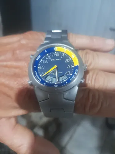 Vendo um relógio orient dois em um funcionando perfeitamente