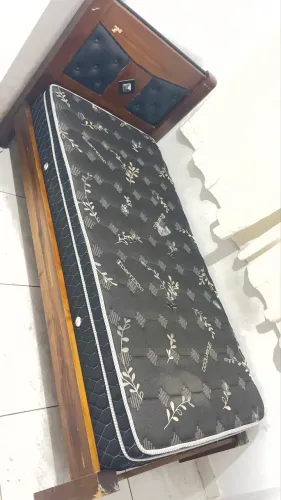 CAMA SOLTEIRO + COLCHÃO TOP ! ( duas camas + colchão ) $800 cada uma !