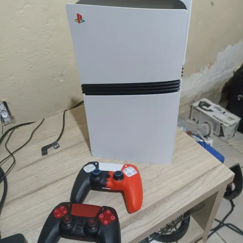 Vendo PS5 pro está novo bem conservado troco somente em Xbox siris x e pego uma volta