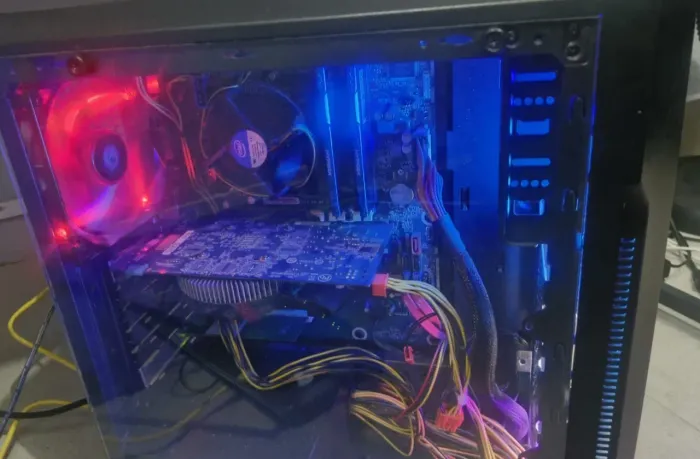 PC Gamer / - 16GB RAM + SSD + GTX 550 Ti