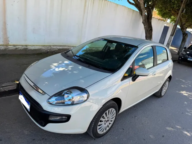Fiat Punto Attractive 1.4 Fire Flex 8V 5P 2013