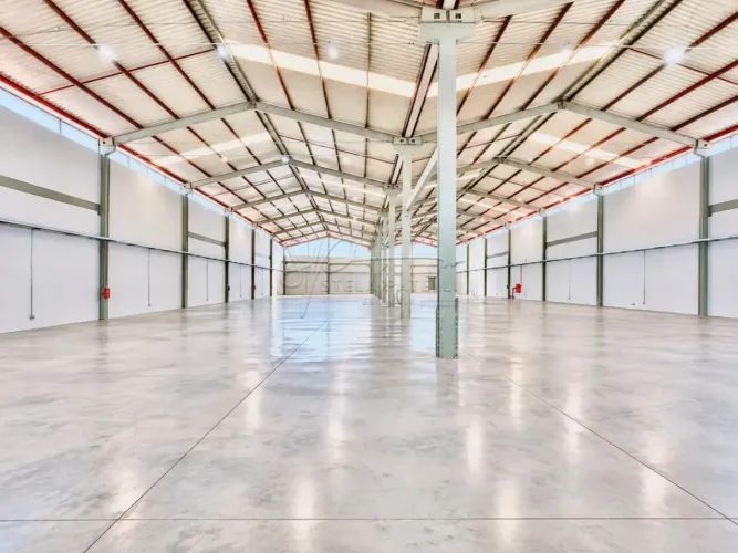 Galpão de 3.325m² com 04 vestiário para locação - Jardim Santana