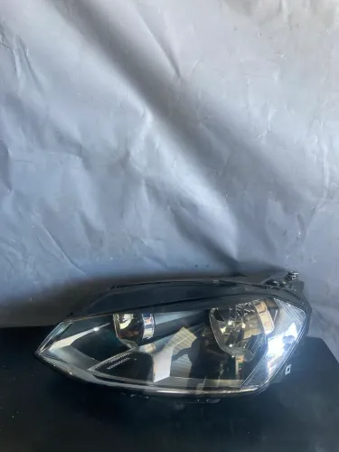 Farol VW Golf lado esquerdo 2015 