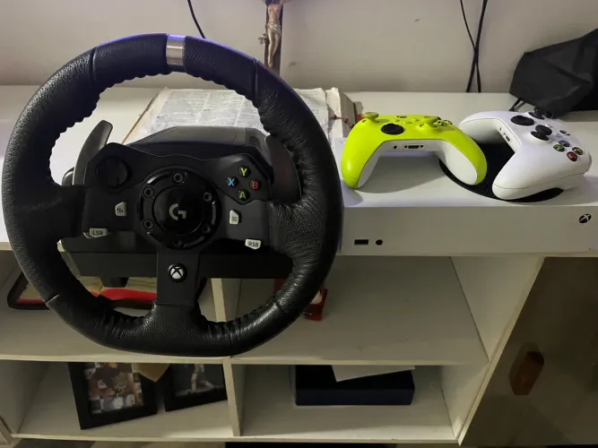 Vendo Xbox séries s + volante Logitech G920