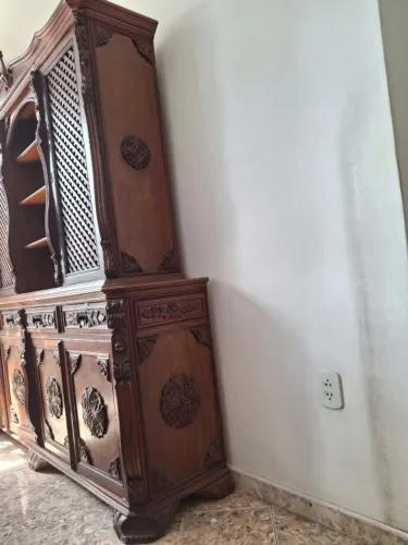 Cristaleira Buffet de Luxo - Madeira Maciça Entalhada Estilo Colonial