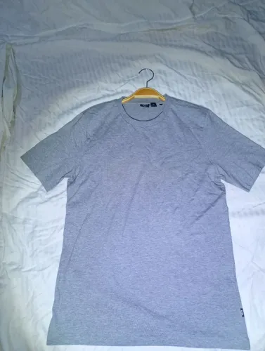 Camiseta Hugo Boss original Cinza Nova tamanho G 97% algodão 3% elastano