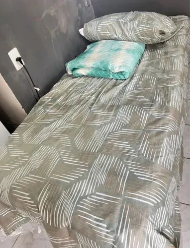 Cama solteiro nova