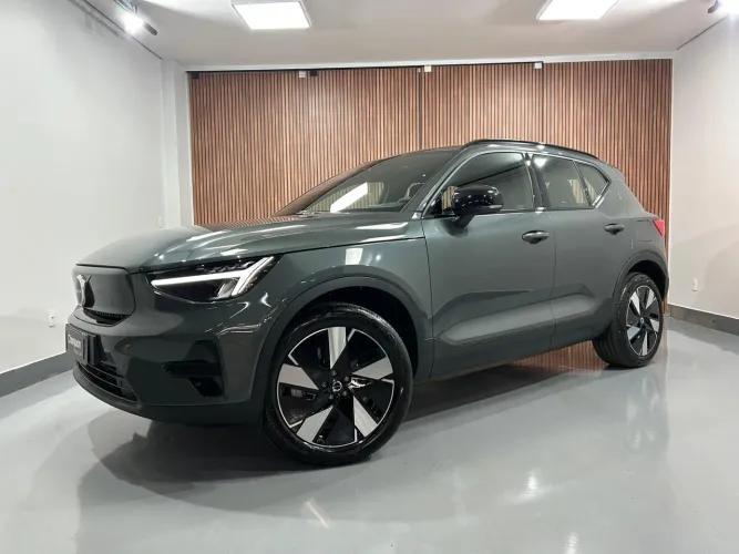 Volvo EX40 Plus P6 (elétrico) 2026