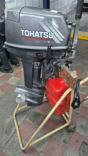 Motor de popa tohatsu 