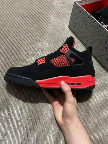 Air Jordan 4 red thunder
