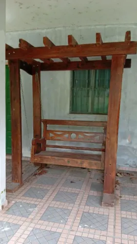 Balanço demolição em bom estado.