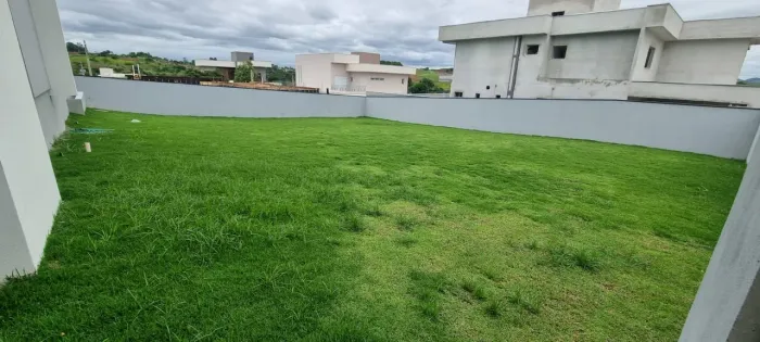 Terreno à Venda no Condomínio EcoPark Bourbon em Caçapava - SP