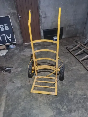 carrinho de carga e tambor
