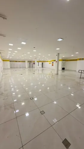 Prédio Comercial / Centro - 679