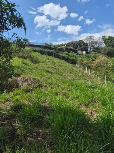 Lote em Cond. De Alto Padrão