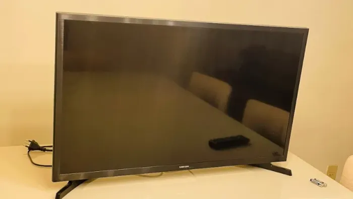 Smart TV Samsung 32" HD Wi-Fi UN32J4290 - Excelente Estado