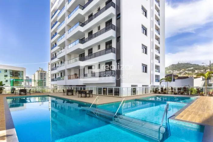 Apartamento 2 Suites no bairro Agronomica Florianópolis