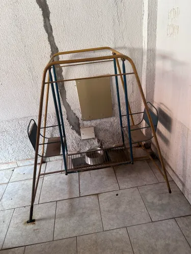 BALANÇO INFANTIL DE FERRO