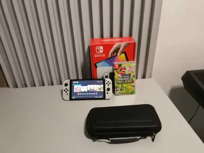 Switch Oled Conta com 4 jogos pagos+midia fisica+case. TROCO POR META QUEST 3S OU 3