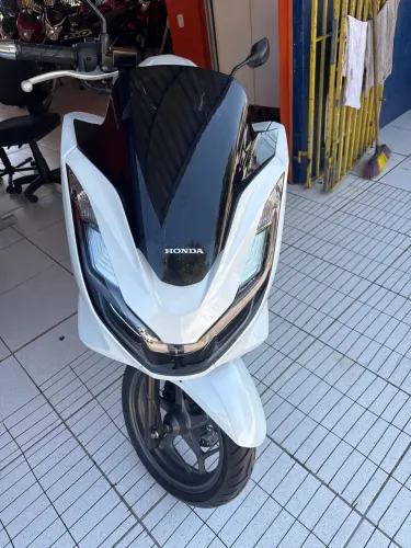 Pcx ano 2024 com apenas 3 mil km por apenas 19.990