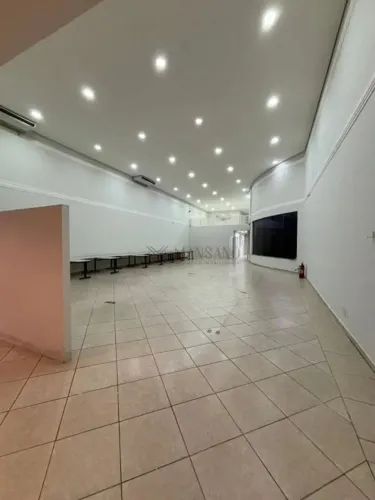 Imóvel Comercial para aluguel com 550 m² e 2 quartos em Centro, Bauru - SP