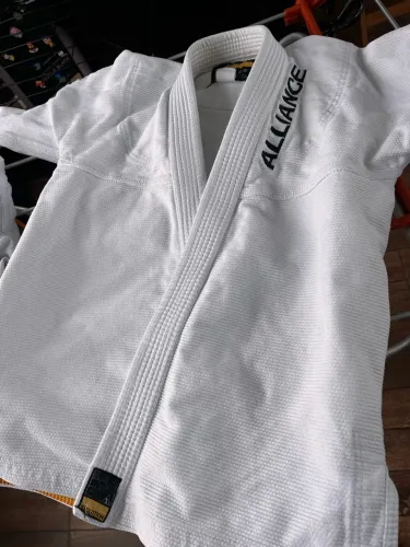 Kimono Alliance A1 - Seminovo