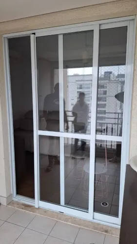 Porta de Vidro de Correr (2 Folhas e trilho)